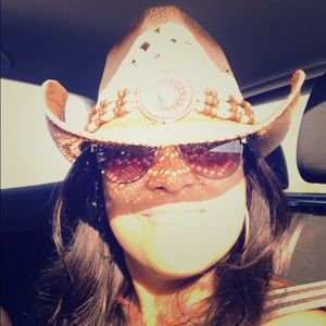 Meet your Posher, Robin